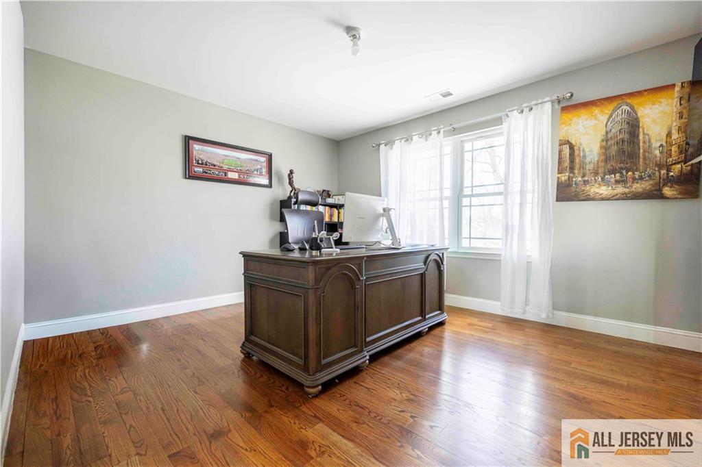 628 New Dover, Colonia, NJ, 07067