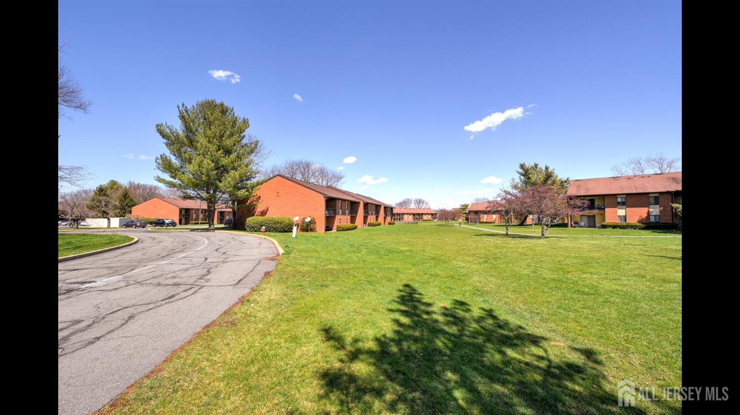 356 Ridge UNIT J12, South Brunswick, NJ, 08810