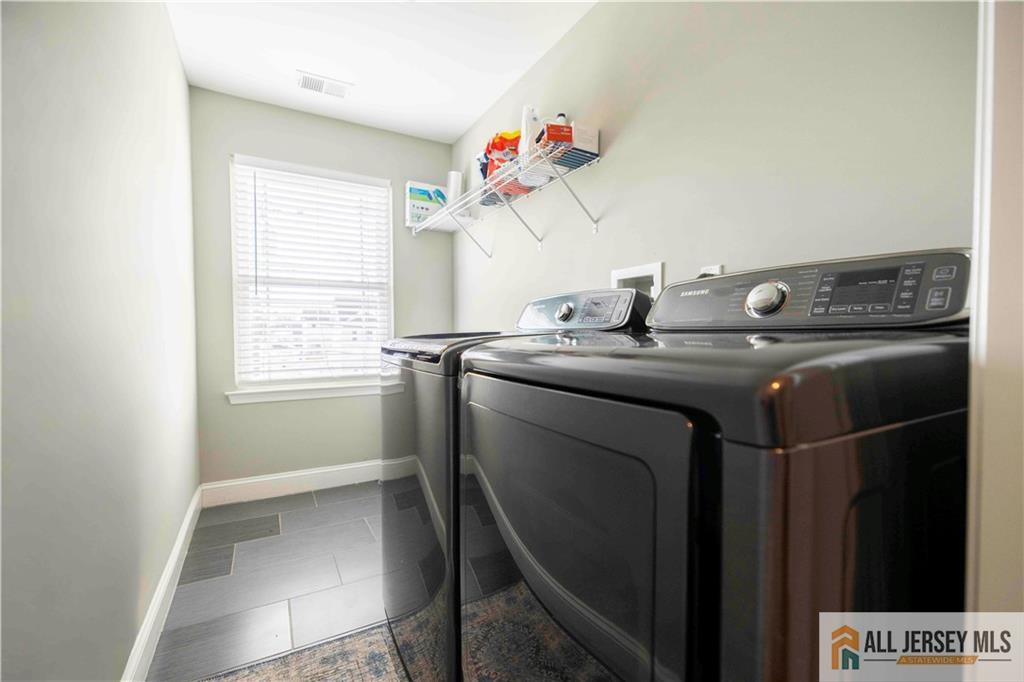 628 New Dover, Colonia, NJ, 07067