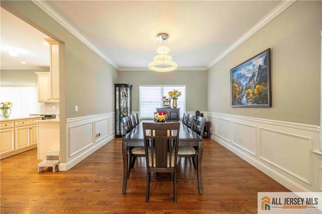 628 New Dover, Colonia, NJ, 07067