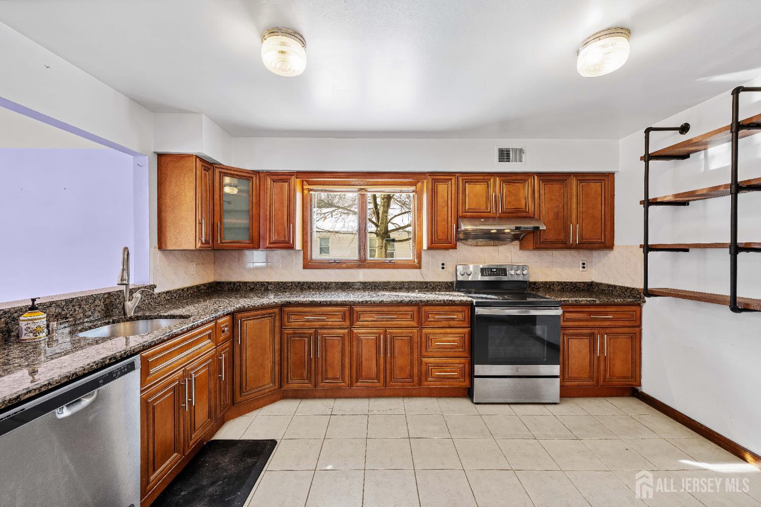 18 Erik, North Brunswick, NJ, 08902