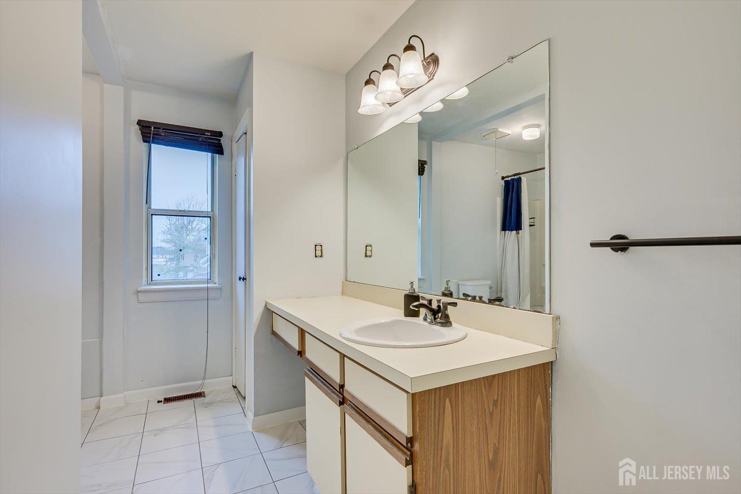 63 Renaissance, New Brunswick, NJ, 08901