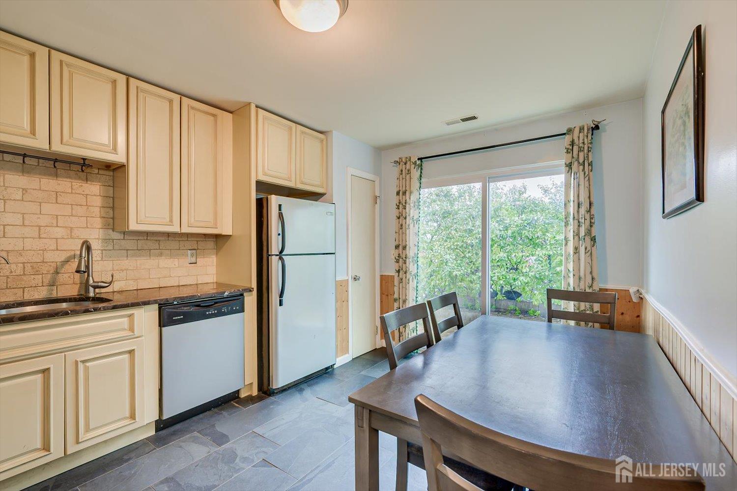 63 Renaissance, New Brunswick, NJ, 08901