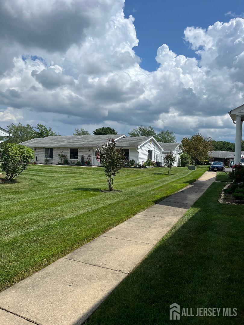 8 Benjamin Franklin Drive, Monroe, NJ, 08831