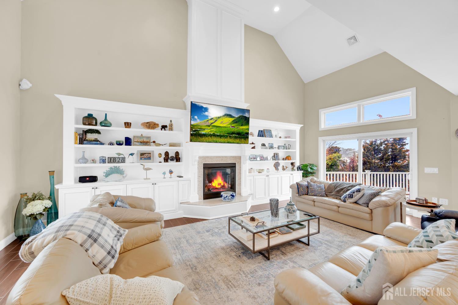 Photo of 1828 Cable Drive