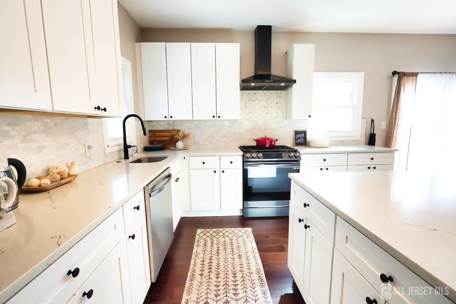 Photo of 28 E Duchess Avenue