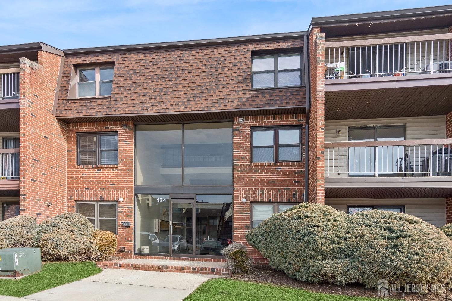 124 Beverly Hill UNIT J, Woodbridge Proper, NJ, 07095