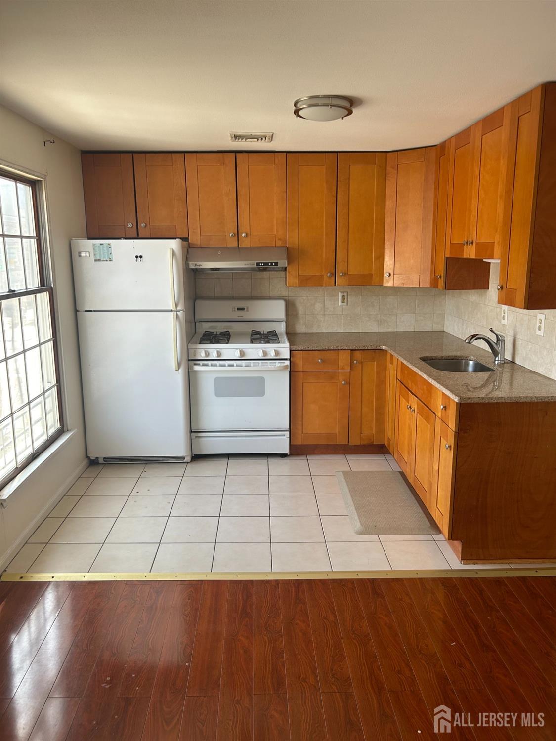 435 Main UNIT 2D, Metuchen, NJ, 08840