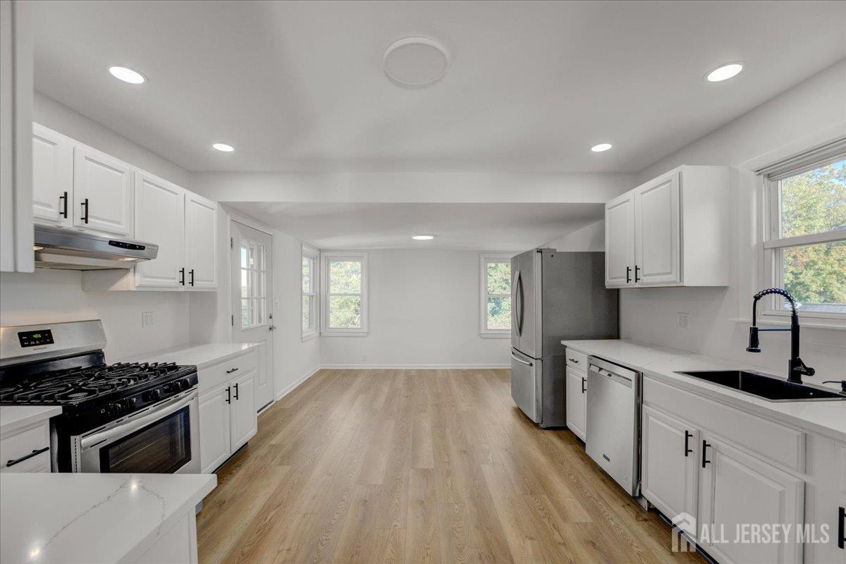 201-A Gatzmer UNIT UPSTA, Jamesburg, NJ, 08831
