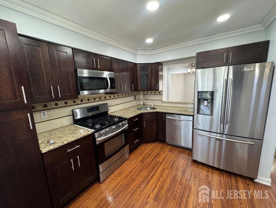 121 E Dunham, Edison, NJ, 08817