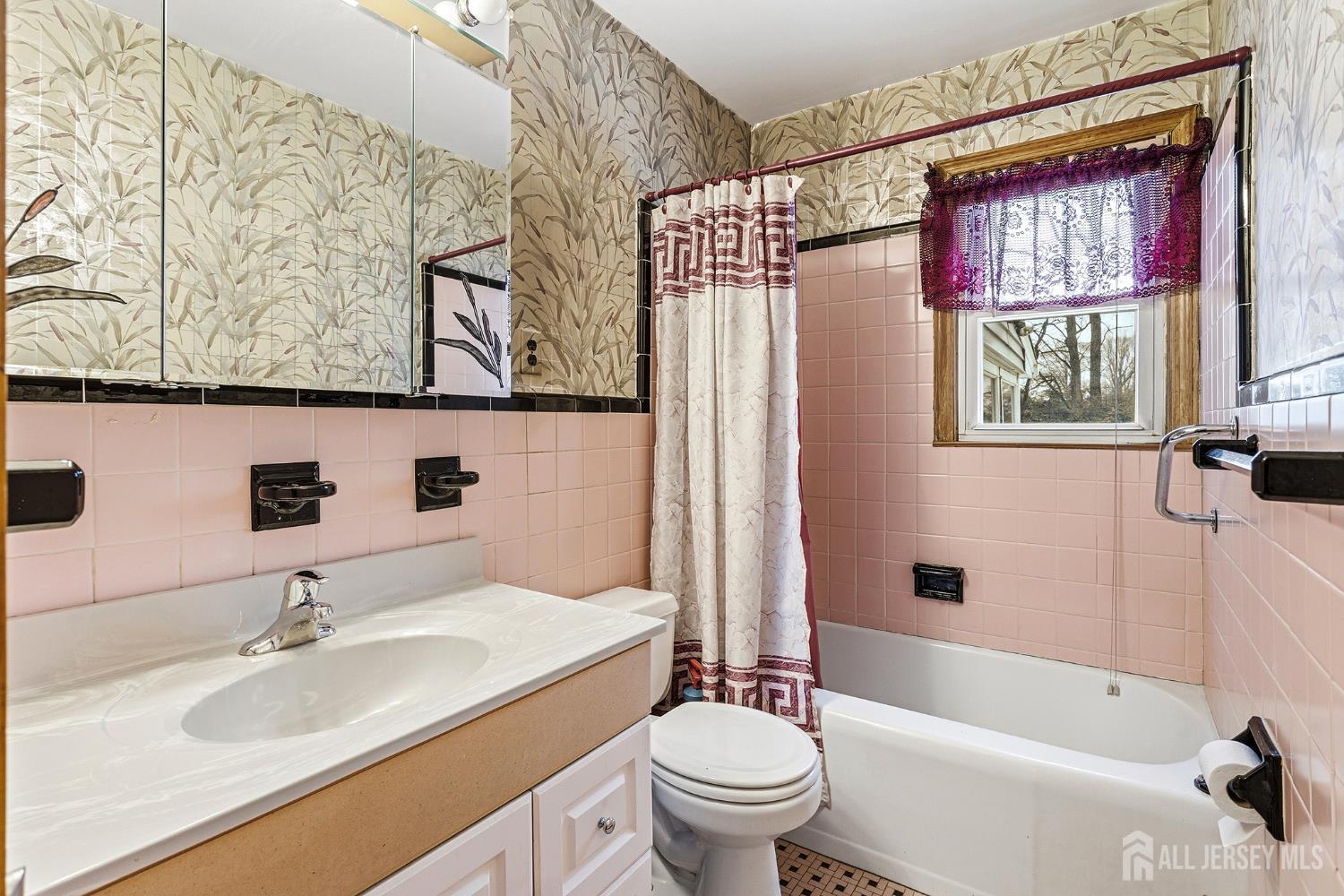 336 w crescent, South Plainfield, NJ, 07080