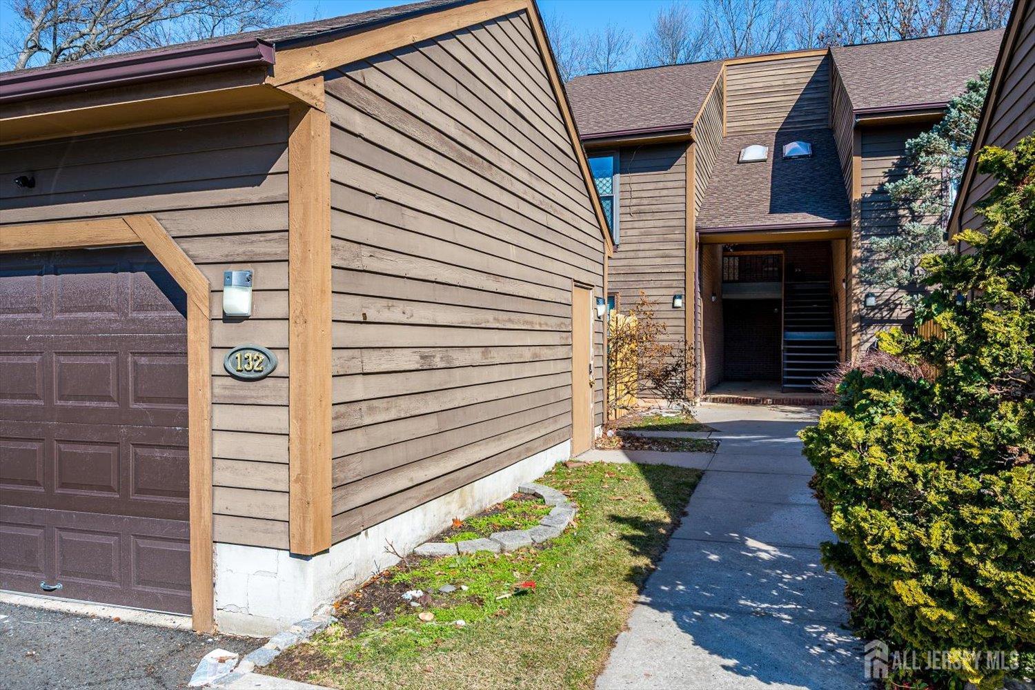 133 Oakmont, Edison, NJ, 08820