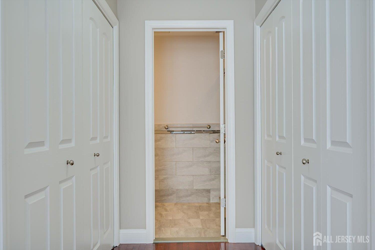 133 Oakmont, Edison, NJ, 08820