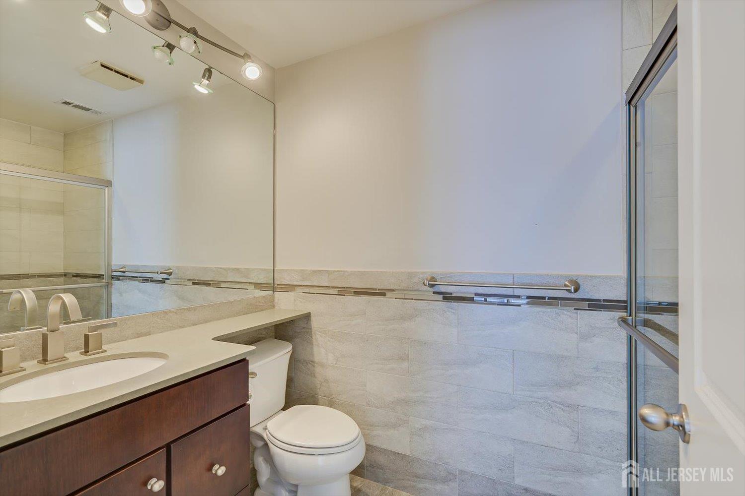 133 Oakmont, Edison, NJ, 08820