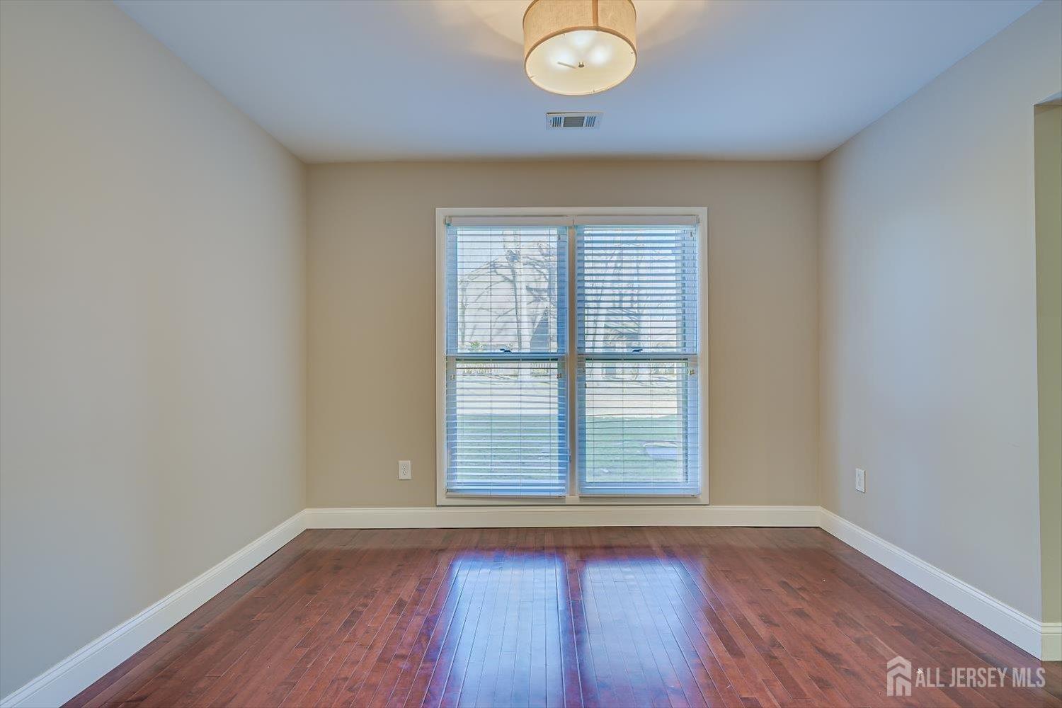 133 Oakmont, Edison, NJ, 08820