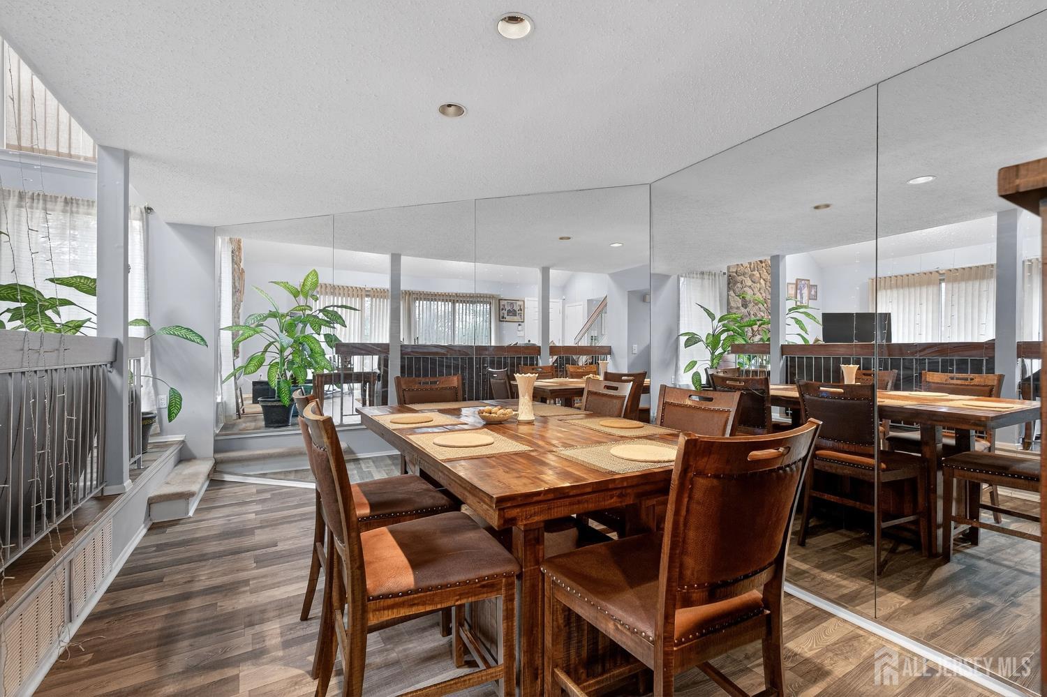 99 Kelly, Edison, NJ, 08820