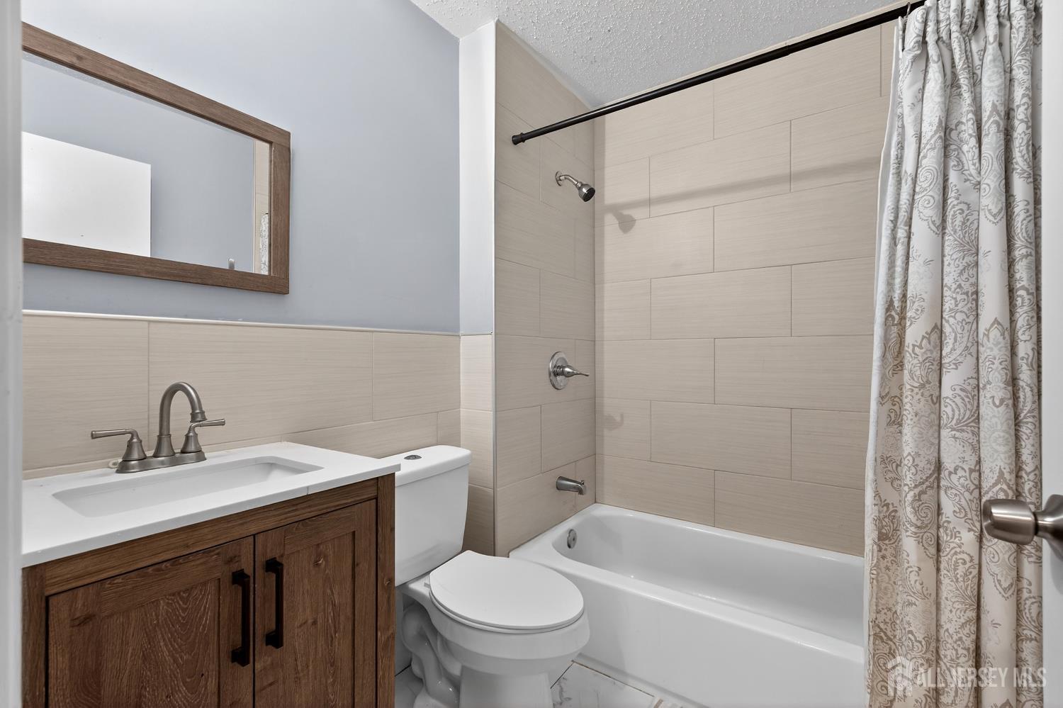 99 Kelly, Edison, NJ, 08820