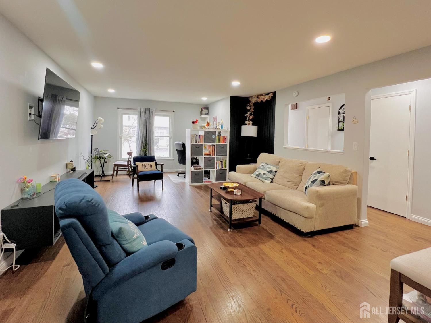 Homes for Sale in Edison, NJ