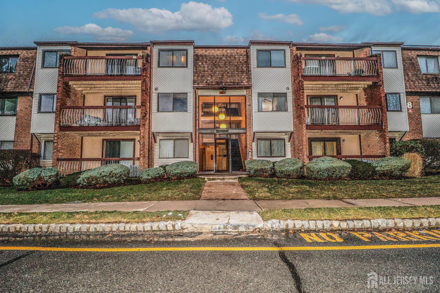 312 Edison Glen, Edison, NJ, 08837