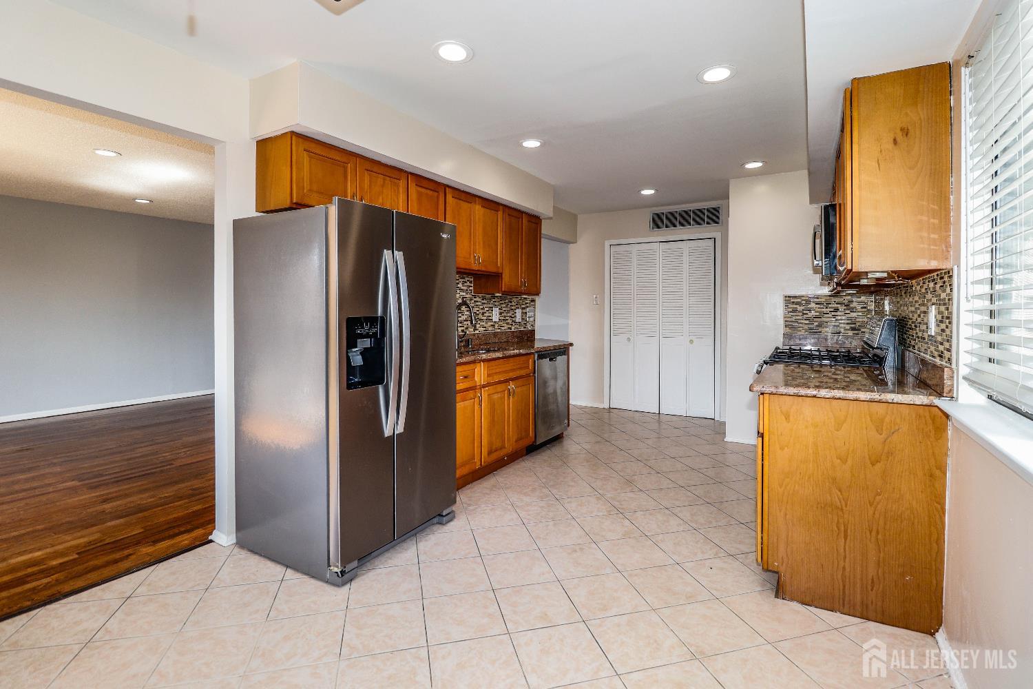 312 Edison Glen, Edison, NJ, 08837