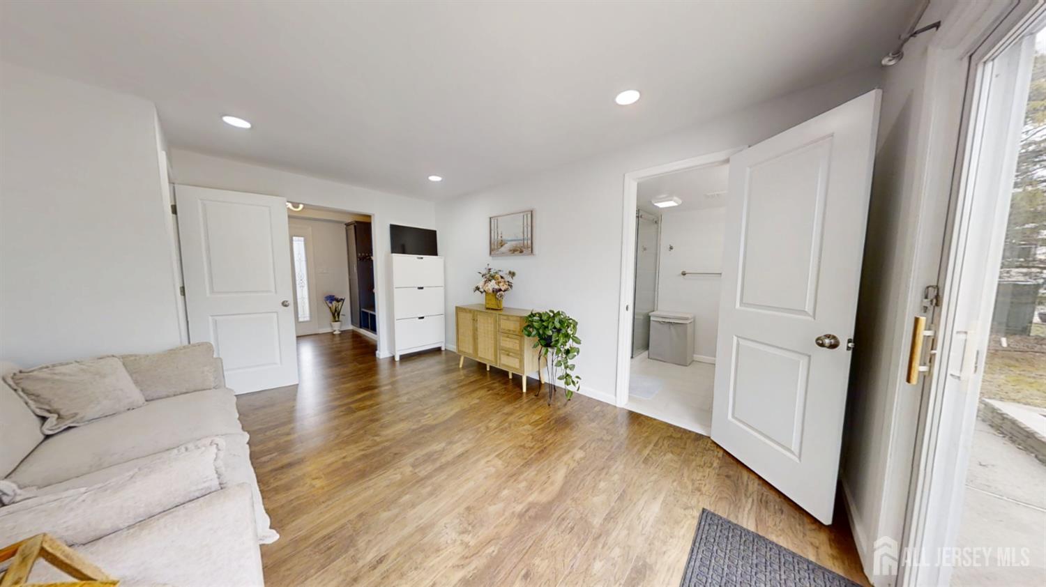 13 Moryan UNIT ., Edison, NJ, 08817