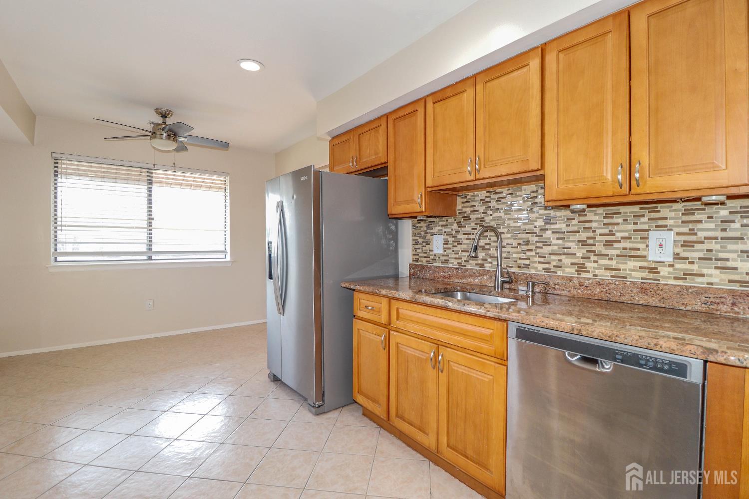 312 Edison Glen, Edison, NJ, 08837