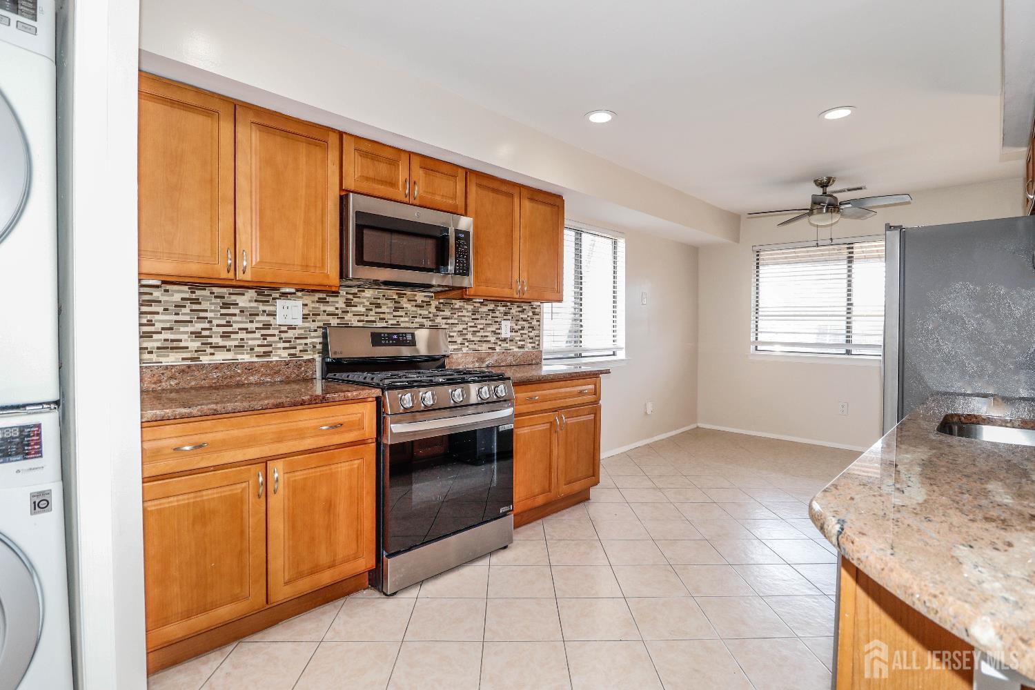 312 Edison Glen, Edison, NJ, 08837