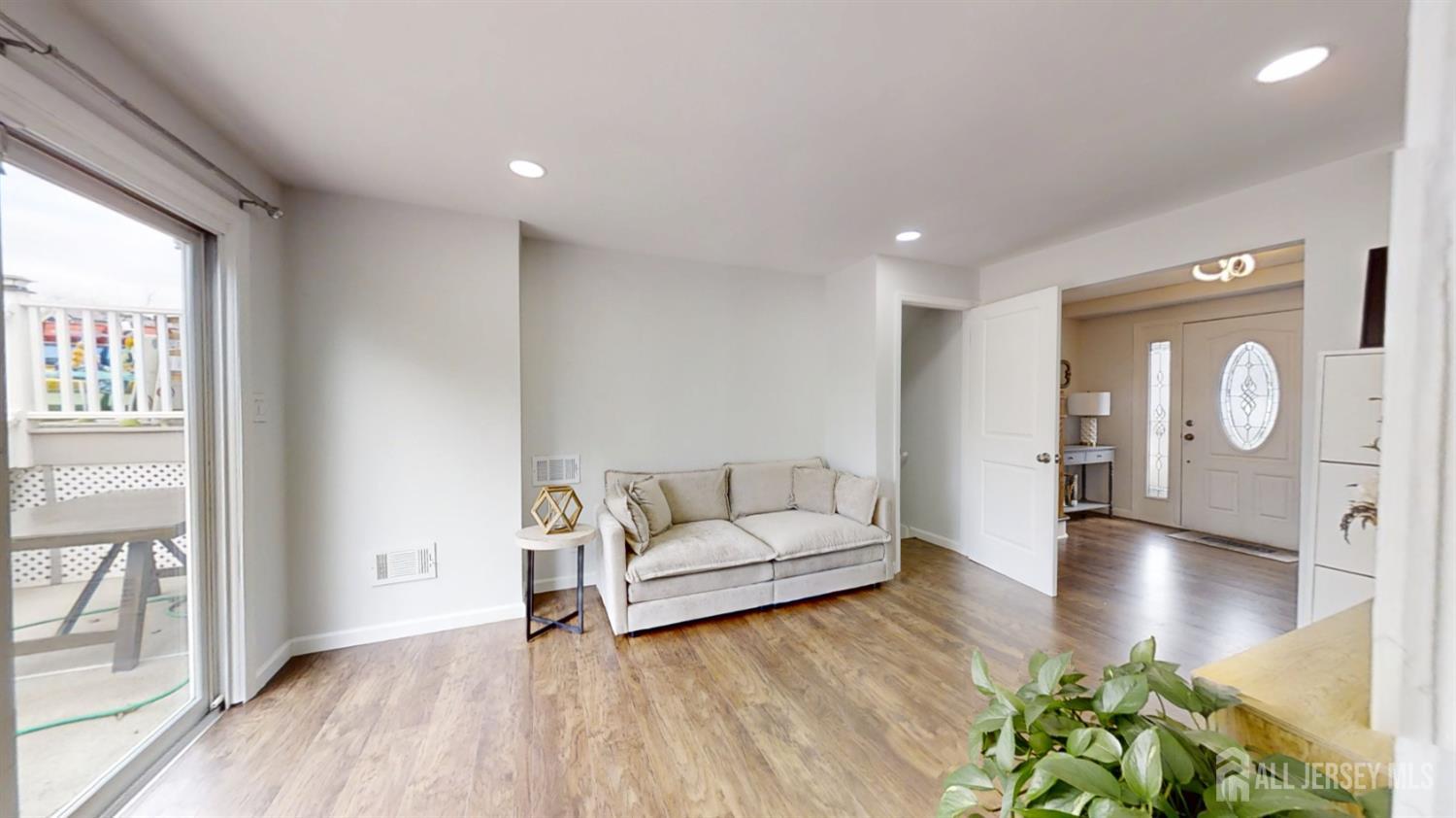 13 Moryan UNIT ., Edison, NJ, 08817