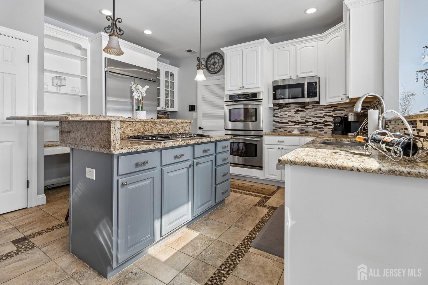 16 Valley Wood, Franklin, NJ, 08873