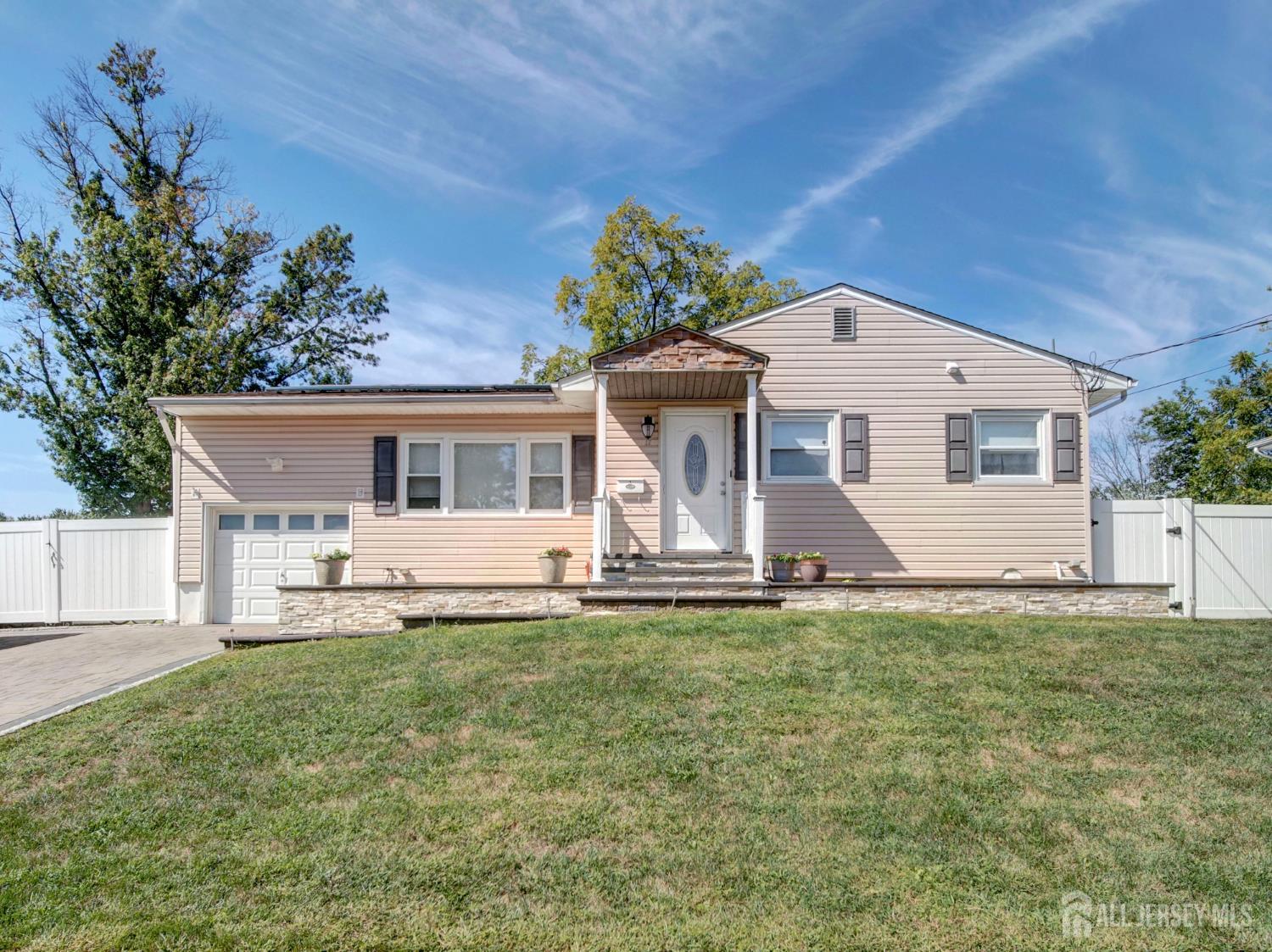 17 Thelma, Colonia, NJ, 07067