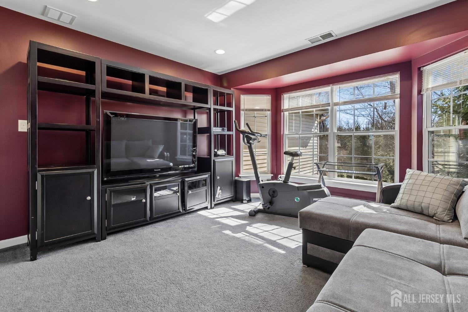 16 Valley Wood, Franklin, NJ, 08873