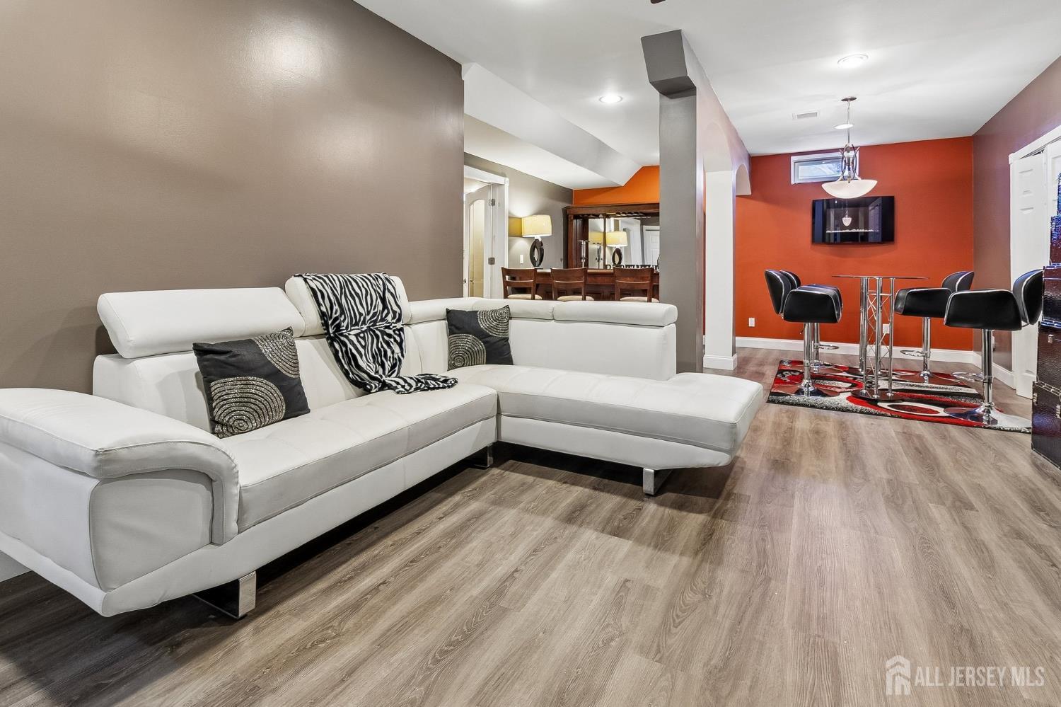 16 Valley Wood, Franklin, NJ, 08873