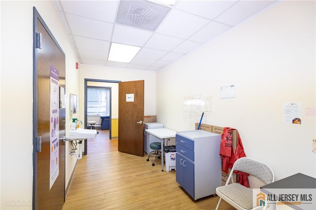 2 State Route 27 UNIT 100, Edison, NJ, 08820