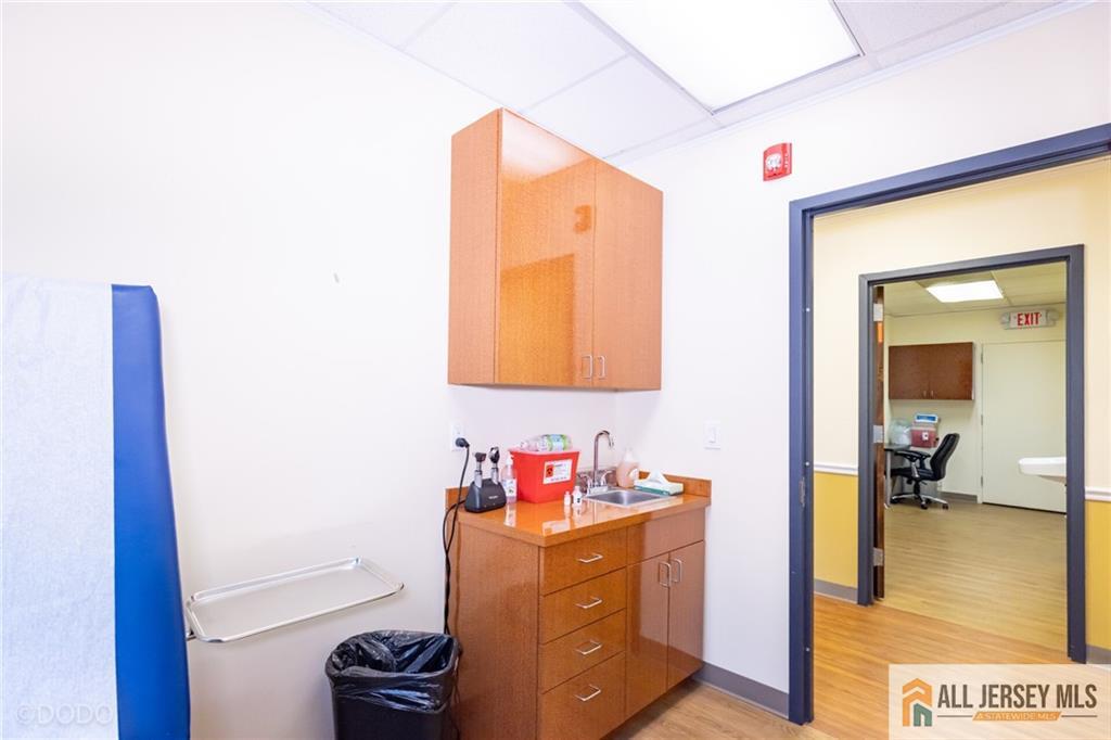 2 State Route 27 UNIT 100, Edison, NJ, 08820