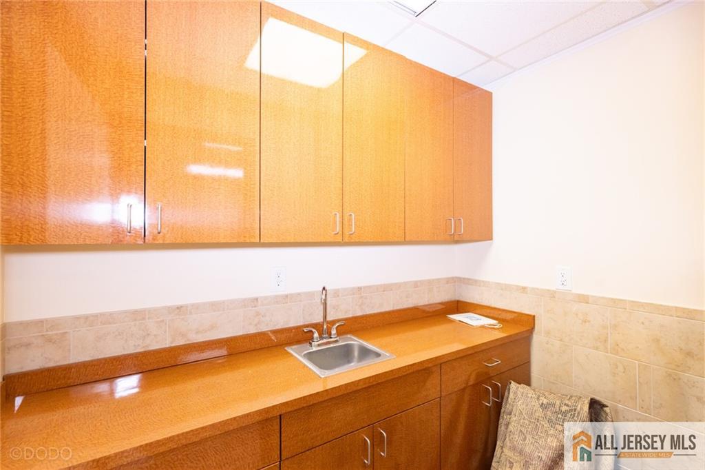 2 State Route 27 UNIT 100, Edison, NJ, 08820