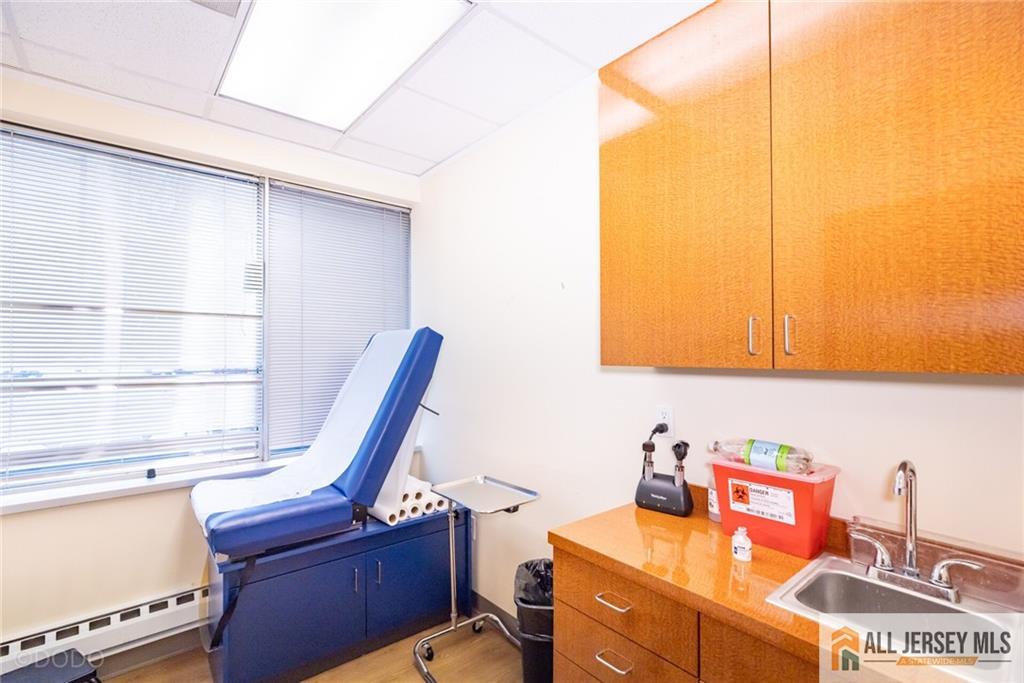 2 State Route 27 UNIT 100, Edison, NJ, 08820