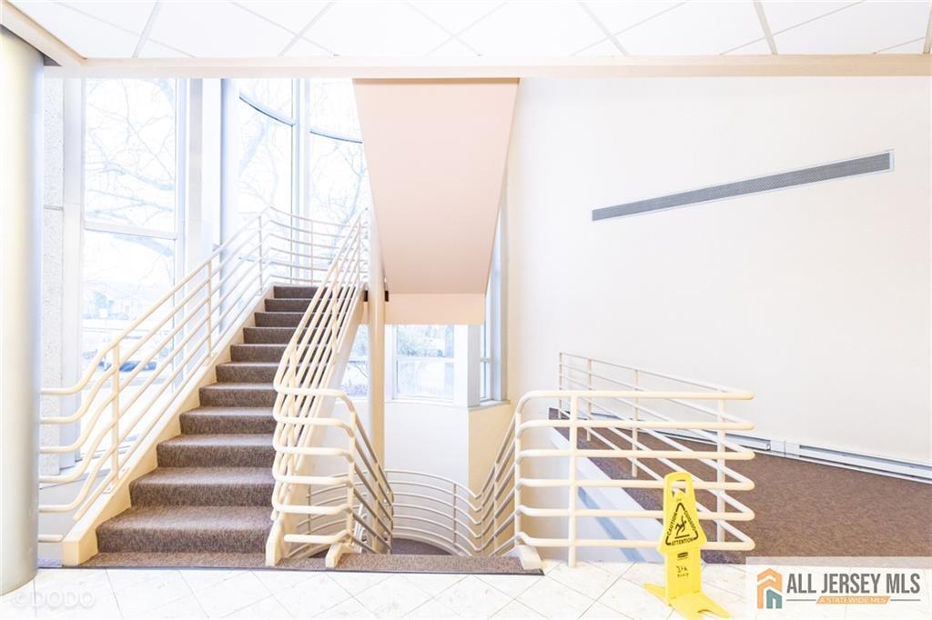 2 State Route 27 UNIT 100, Edison, NJ, 08820