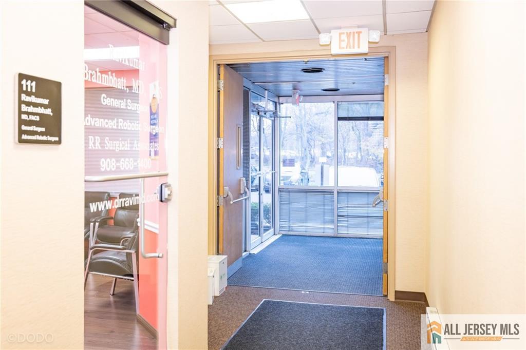 2 State Route 27 UNIT 100, Edison, NJ, 08820