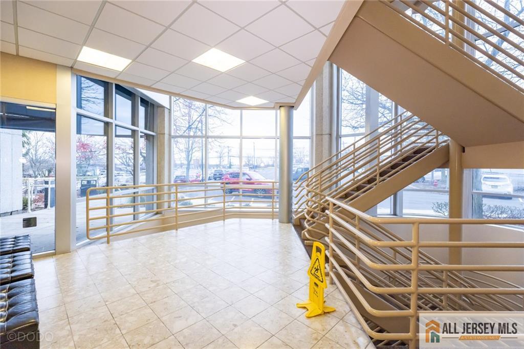 2 State Route 27 UNIT 100, Edison, NJ, 08820