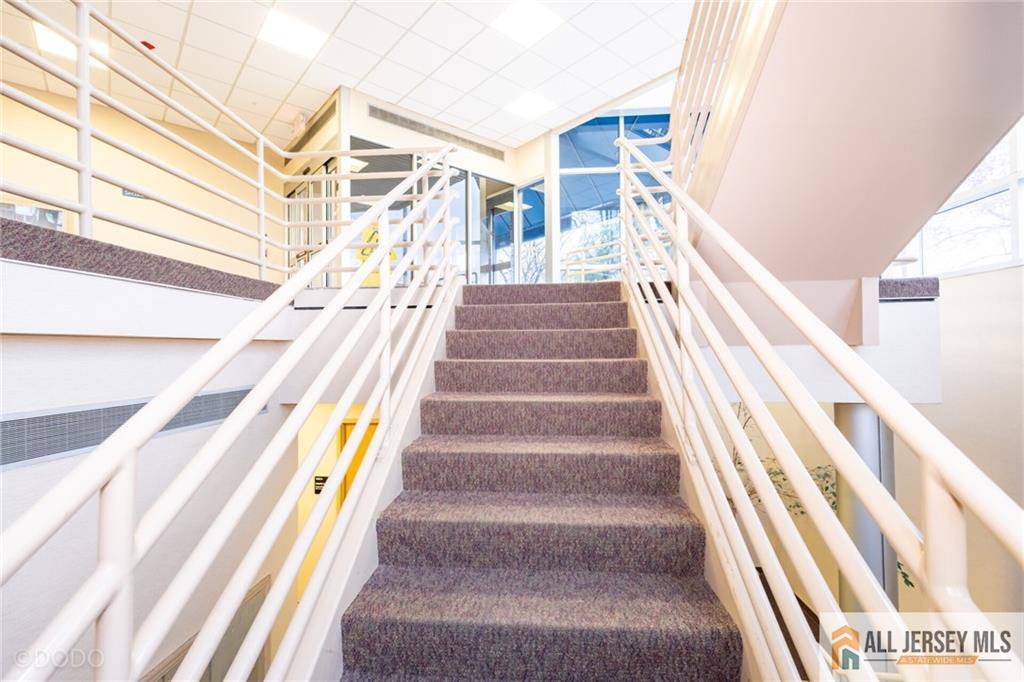 2 State Route 27 UNIT 100, Edison, NJ, 08820