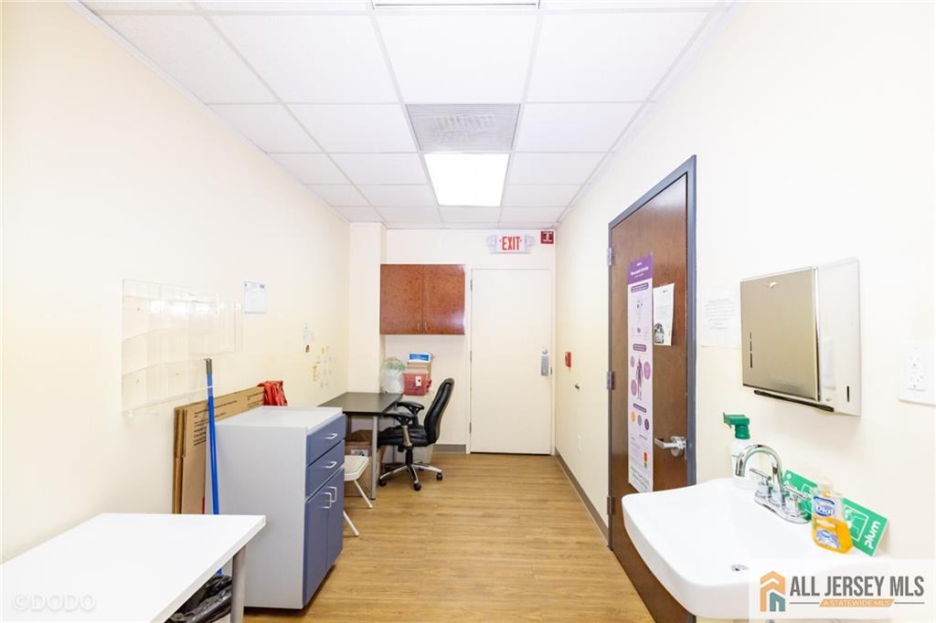 2 State Route 27 UNIT 100, Edison, NJ, 08820