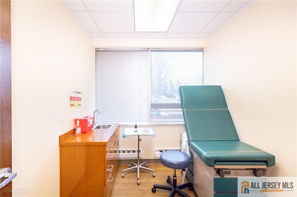 2 State Route 27 UNIT 100, Edison, NJ, 08820