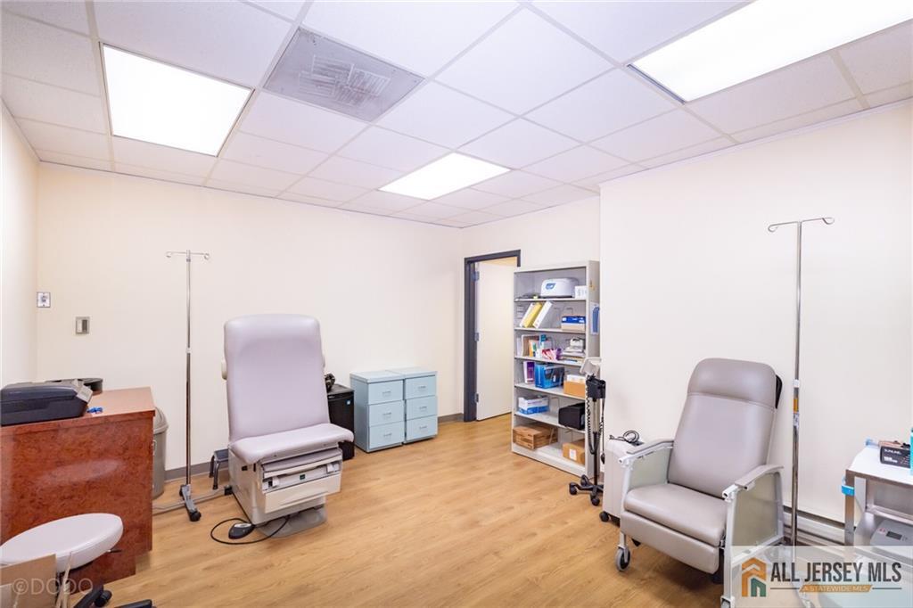 2 State Route 27 UNIT 100, Edison, NJ, 08820