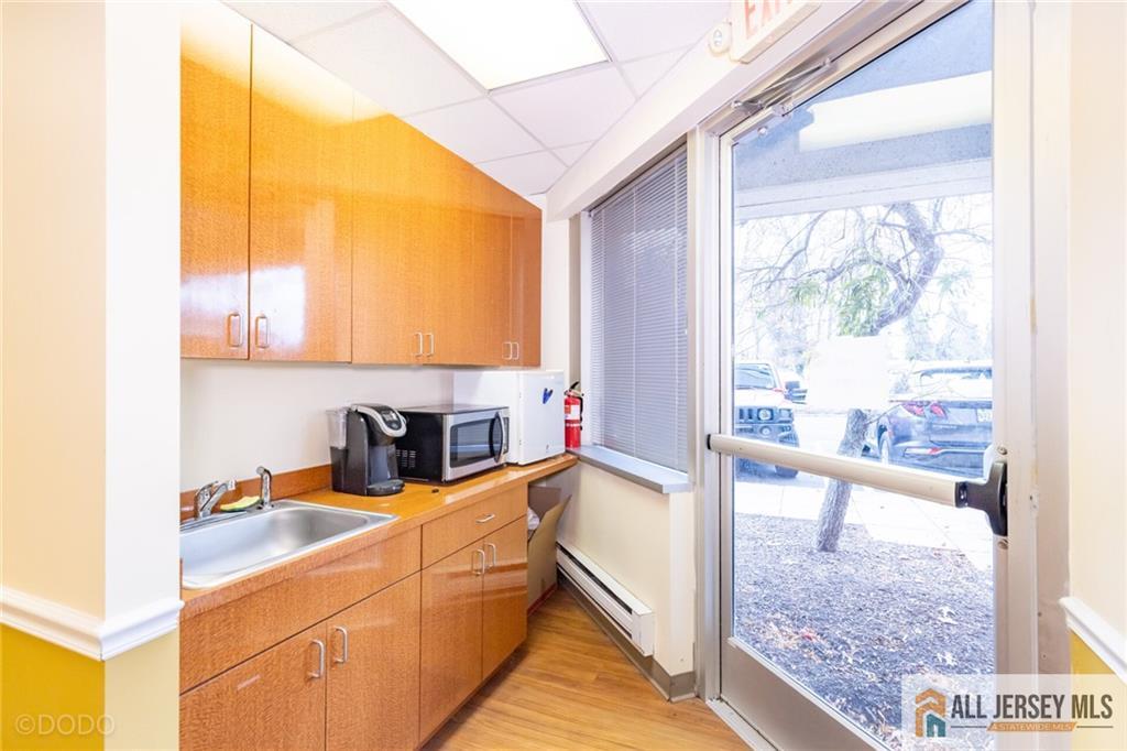 2 State Route 27 UNIT 100, Edison, NJ, 08820
