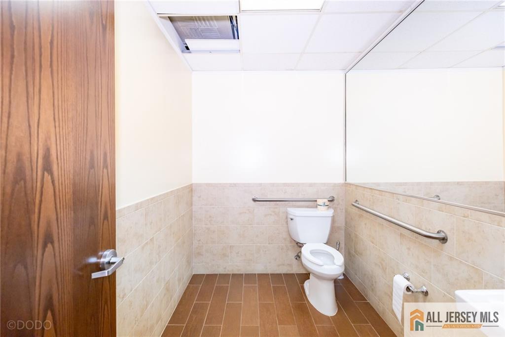 2 State Route 27 UNIT 100, Edison, NJ, 08820