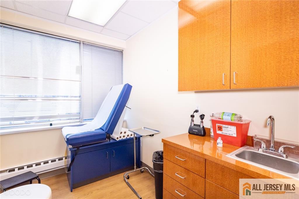 2 State Route 27 UNIT 100, Edison, NJ, 08820