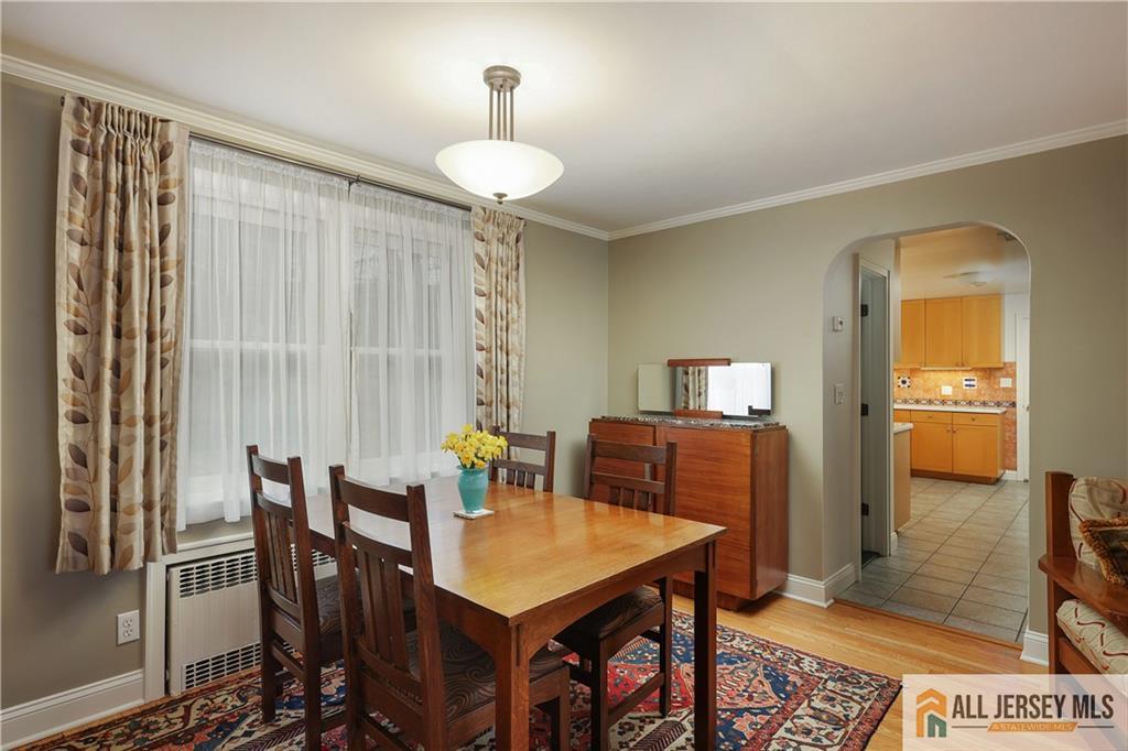 25 Voorhees, Metuchen, NJ, 08840