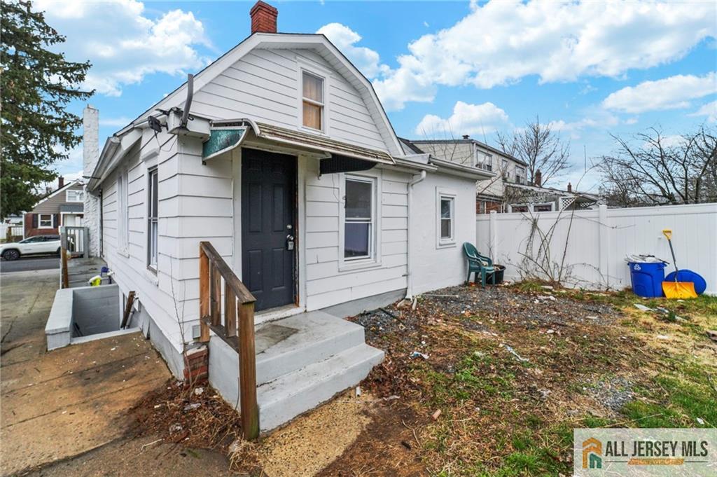 56 Caroline, Trenton, NJ, 08610