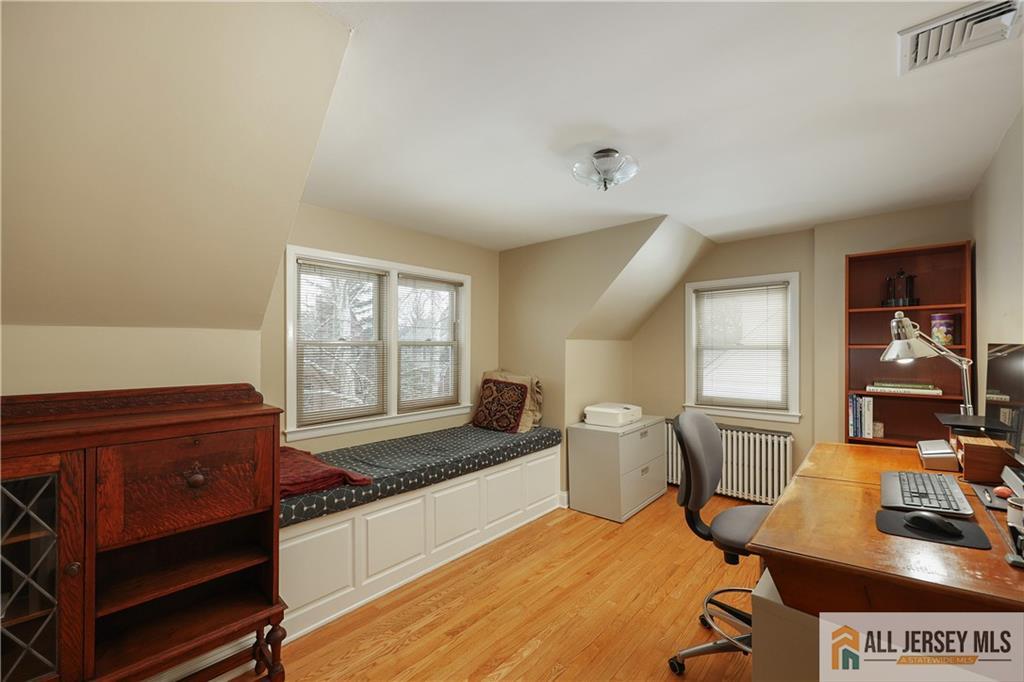 25 Voorhees, Metuchen, NJ, 08840