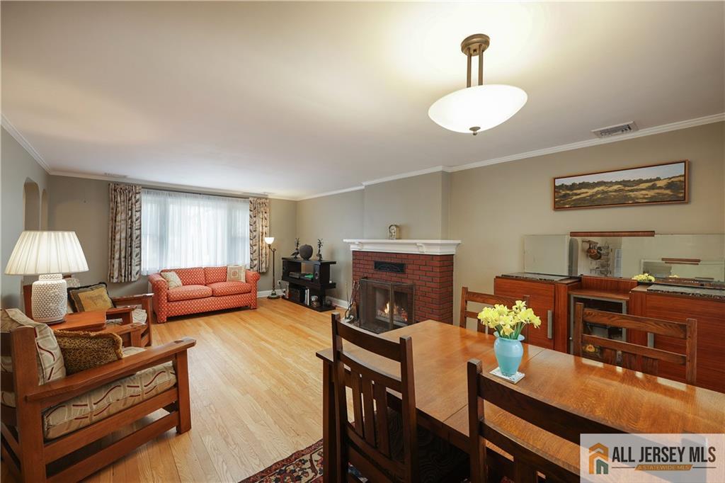 25 Voorhees, Metuchen, NJ, 08840